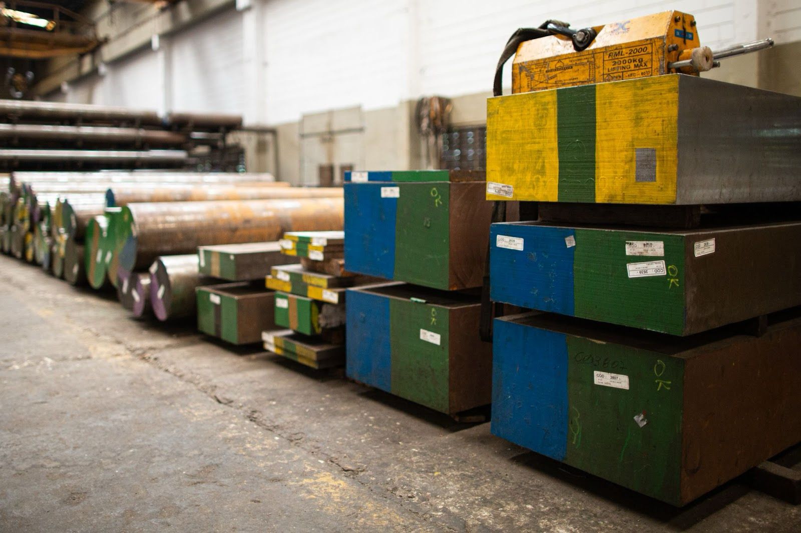 Foto de capa O papel estratégico dos Aços Ferramenta nas diferentes etapas da cadeia produtiva. Como escolher o tipo certo conforme o processo industrial.