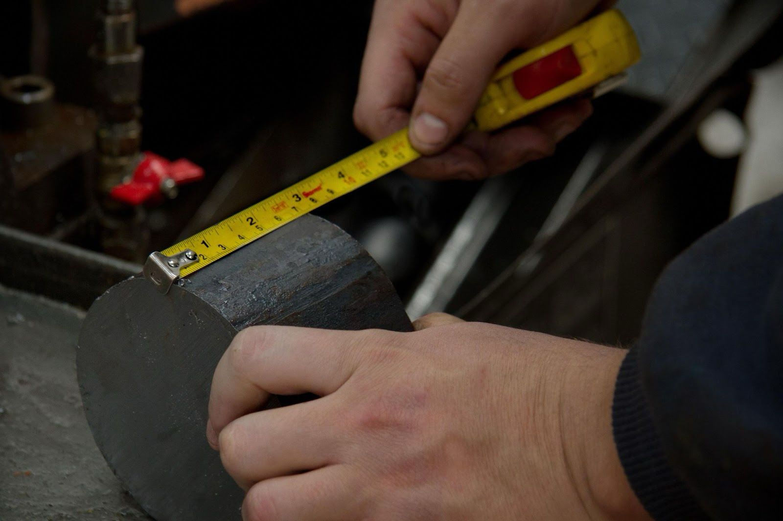 Foto de capa Fadiga em engrenagens de Aço 8620: causas, mecanismos e como aumentar a vida útil dos componentes